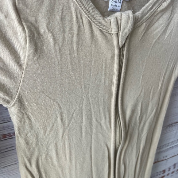 Emily & Oliver // Bamboo Neutral Tan Zippy Pajamas - Picture 4 of 4